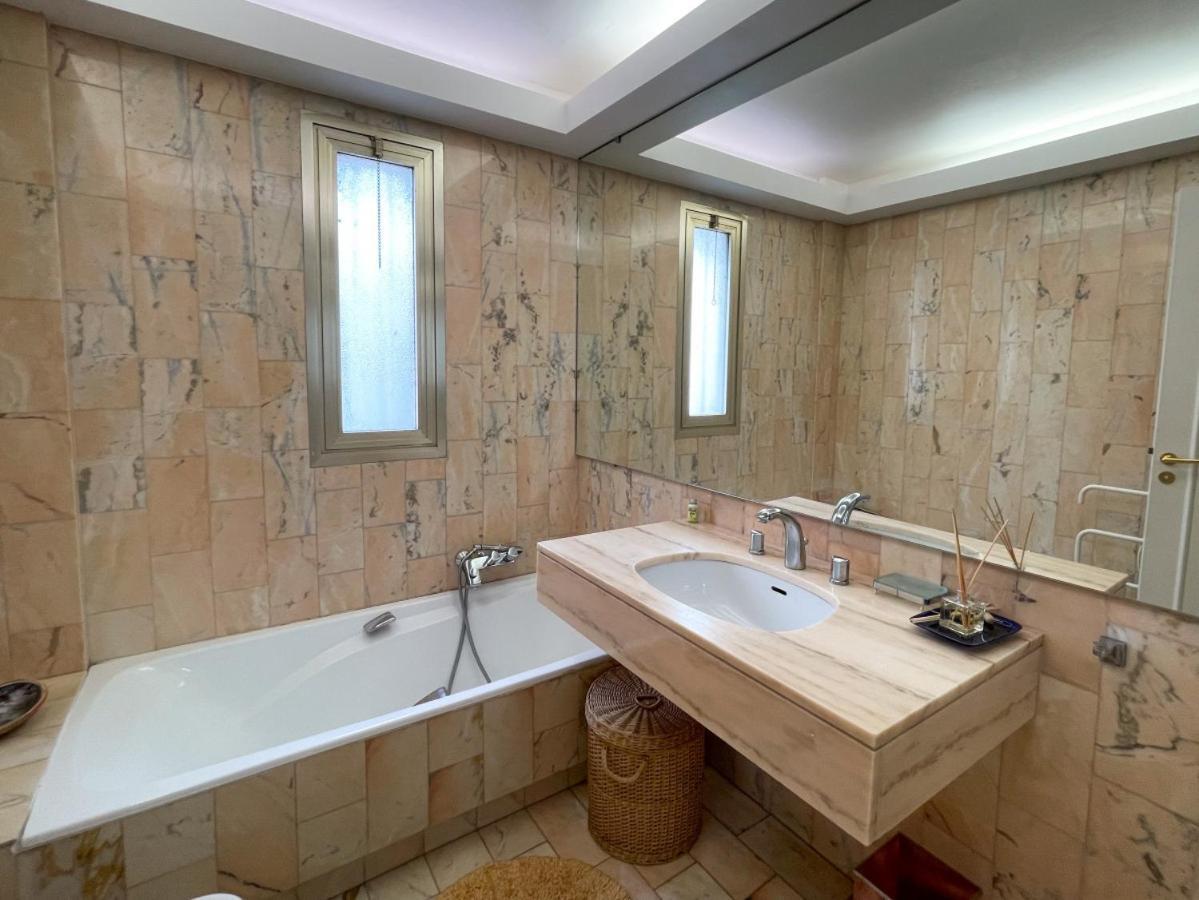 2 Bedroom Apartment With Parking 3 Mins From La Croisette Beach Cannes Eksteriør billede